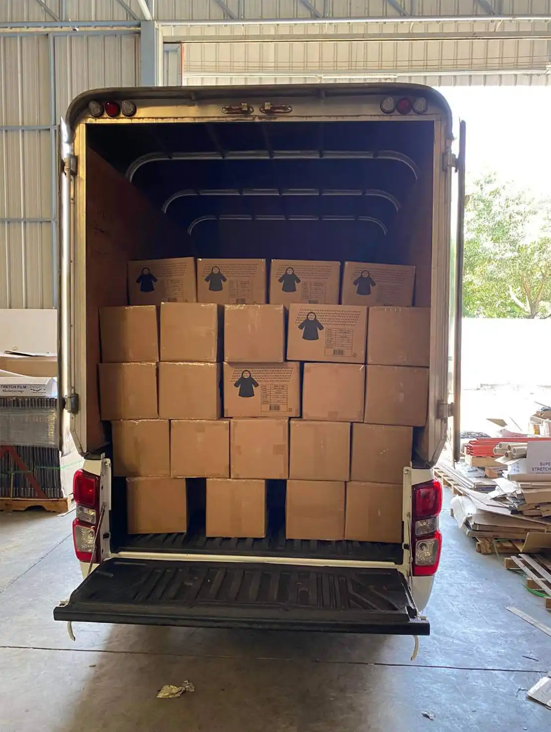 รถกระบะตู้ทึบรับจ้าง