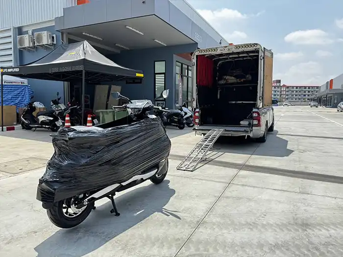 รถหกล้อขนของ